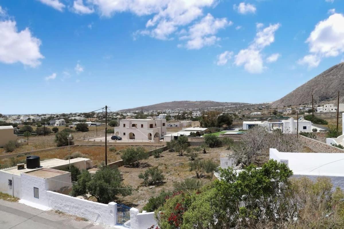 Santorini Seaside Retreat - Flora'S Summer Escape Perissa  Exterior photo