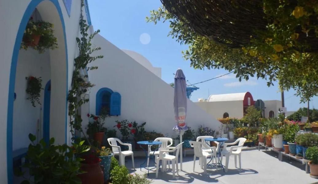 Santorini Seaside Retreat - Flora'S Summer Escape Perissa  Exterior photo