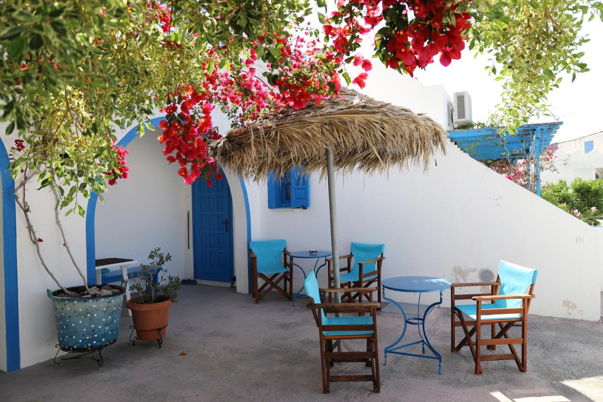 Santorini Seaside Retreat - Flora'S Summer Escape Perissa  Exterior photo