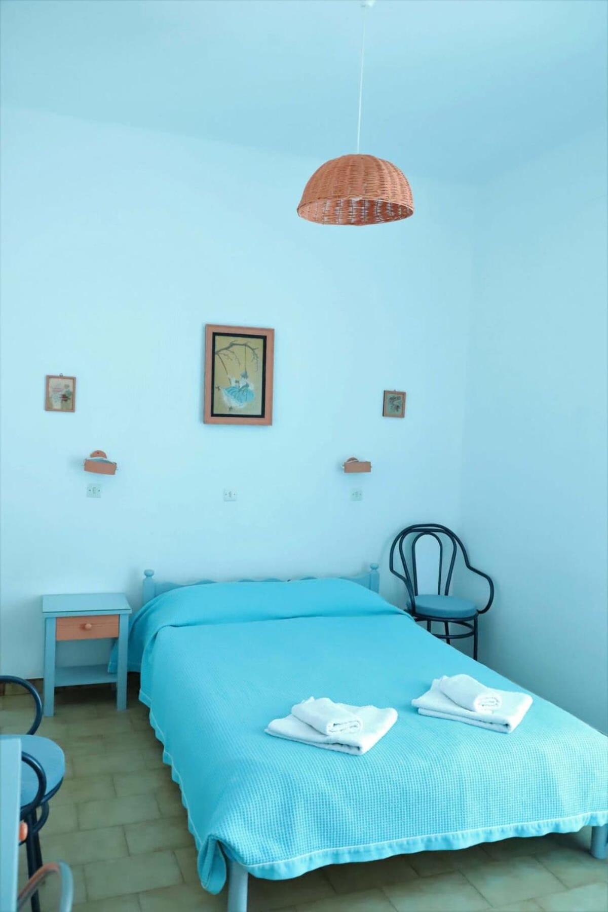 Santorini Seaside Retreat - Flora'S Summer Escape Perissa  Exterior photo